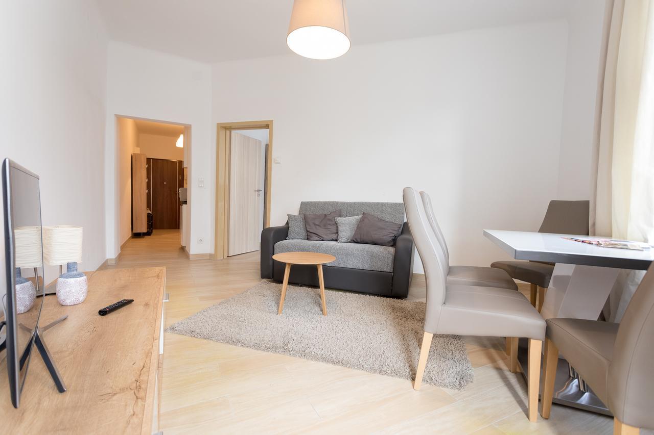 Apartament House In Viena